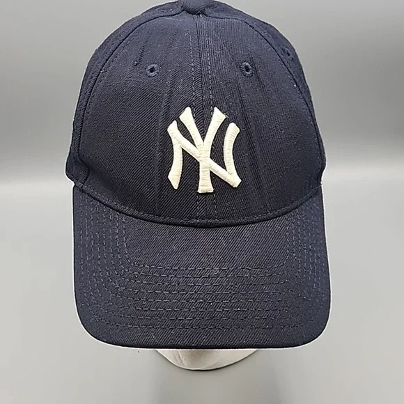 New Era New York Yankees MLB Baseball Cap Navy Blue Adjustable Size Medium Large - Picture 2 of 7